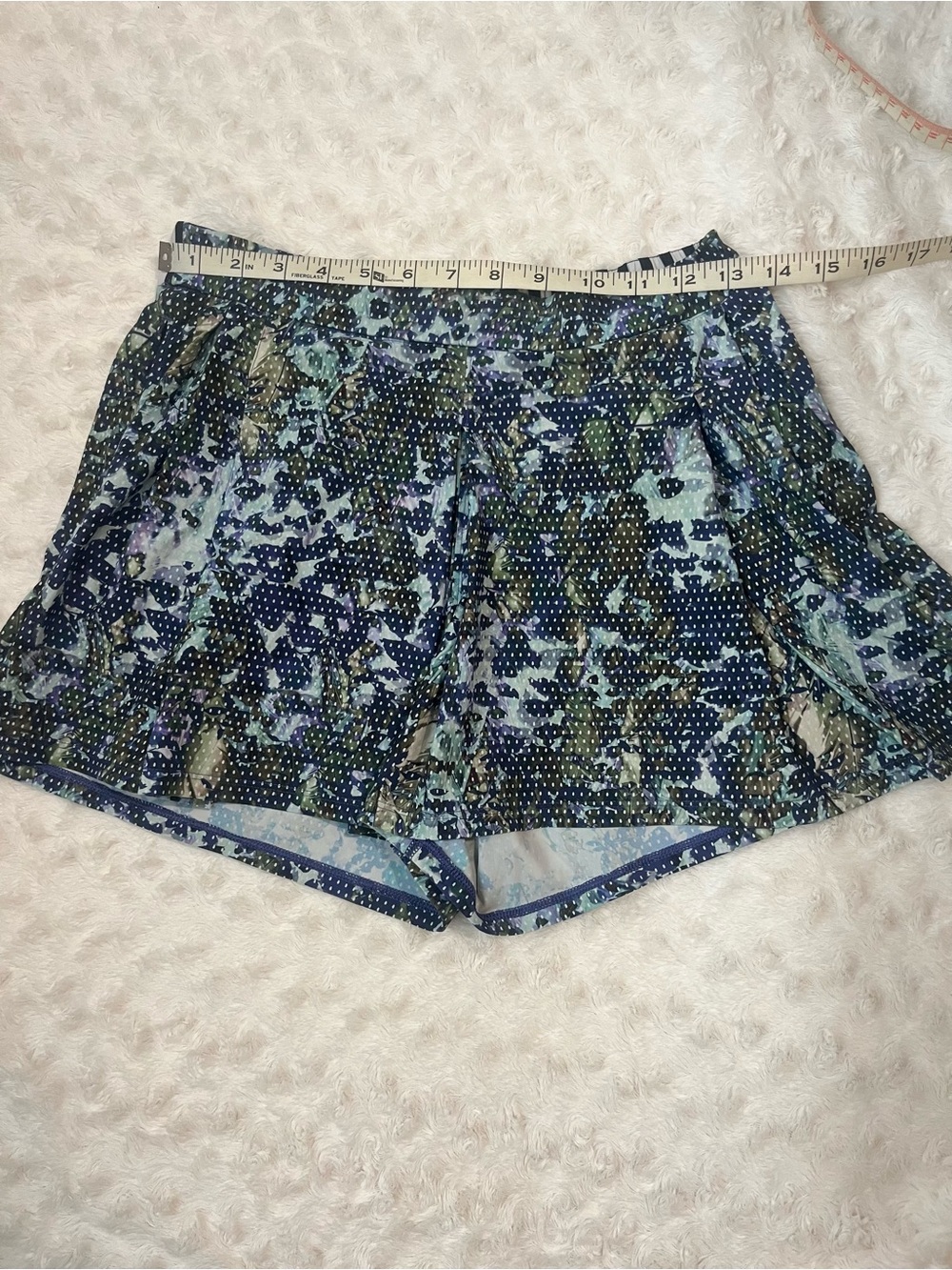Lululemon Athletica Navy Multi Floral Athletic Shorts - Picture 5 of 9